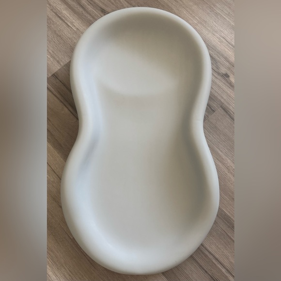 Keekaroo Peanut Baby Changer - Picture 3 of 10